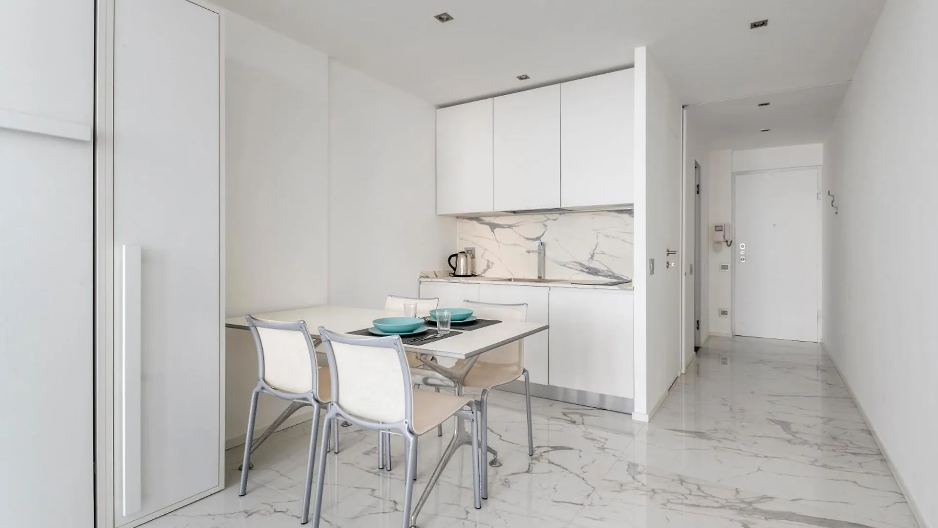 Luvi - Duomo Apartment Milan 0*,  Italy